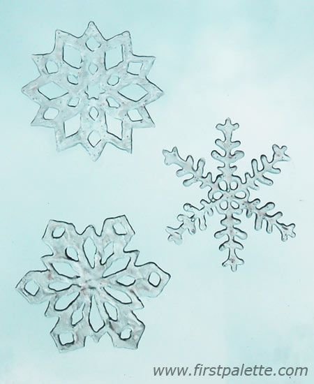 Снежинки на окна из клея