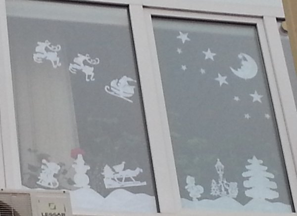 Снежки для украшения окон