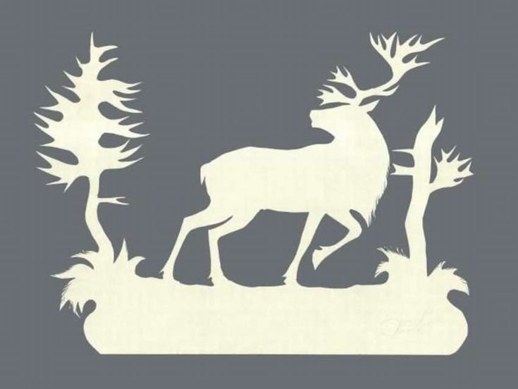 Олень из бумаги на окно