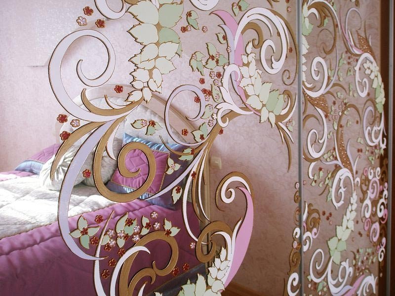 Роспись по зеркалу акриловыми красками