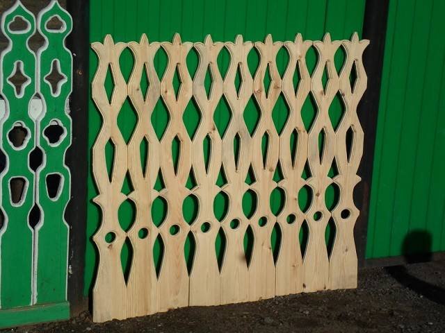 Штакетник из дерева узорный
