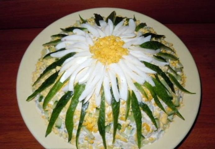 Украшения из яиц для салатов