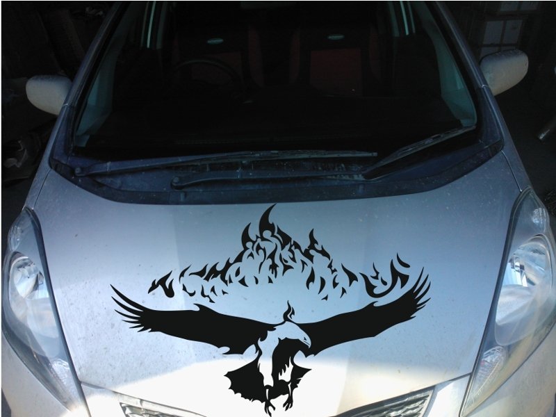 Наклейки на капот автомобиля