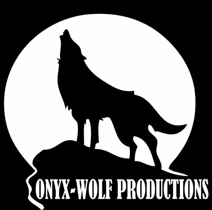 Трафарет волка воющего на луну