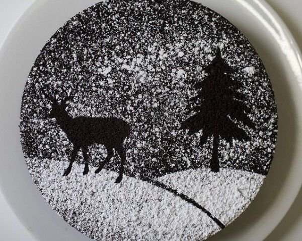 Украшение торта с помощью трафарета