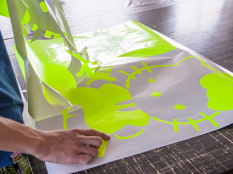 Плоттерная резка самоклеющейся пленки