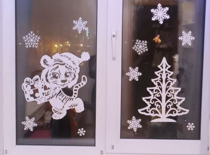 Новогодние рисунки на окна с новым годом