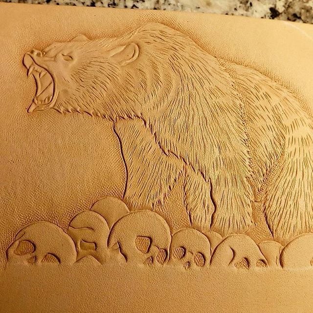 Резьба по дереву медведь