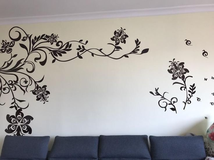 Рисуем вензеля на стене