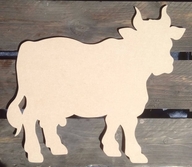 Корова из фанеры
