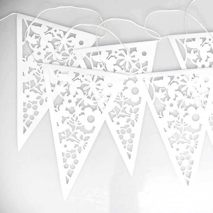 Ажурные гирлянды из бумаги