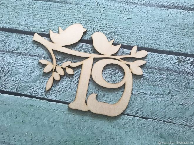 Табличка с номером квартиры