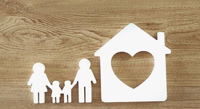 Семья вырезать из бумаги