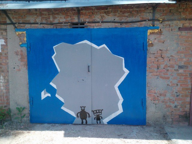Рисунки на воротах гаража
