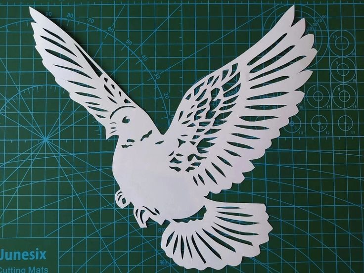 Вытынанка голубь