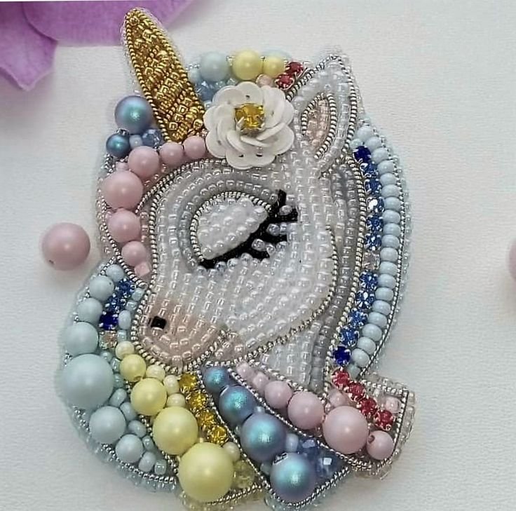 Брошь из бисера