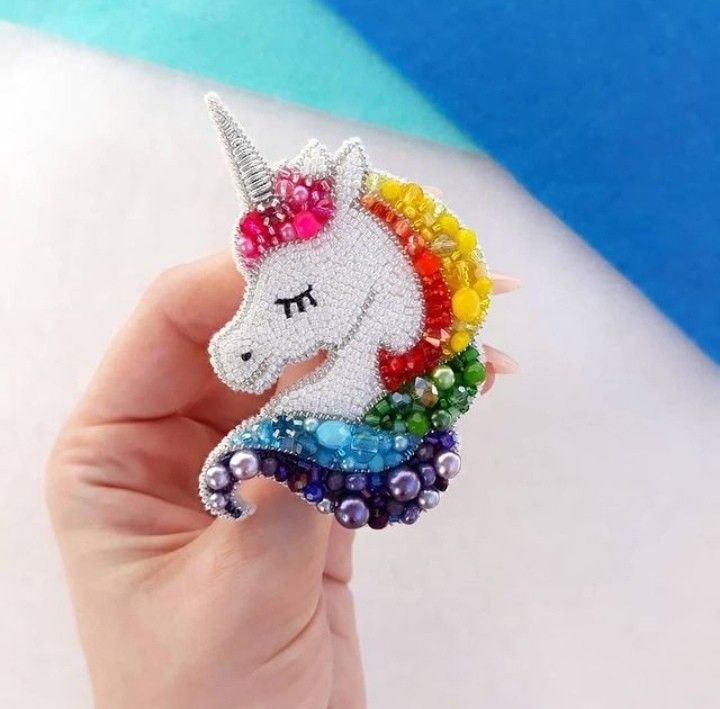 Брошь из бисера Единорожка