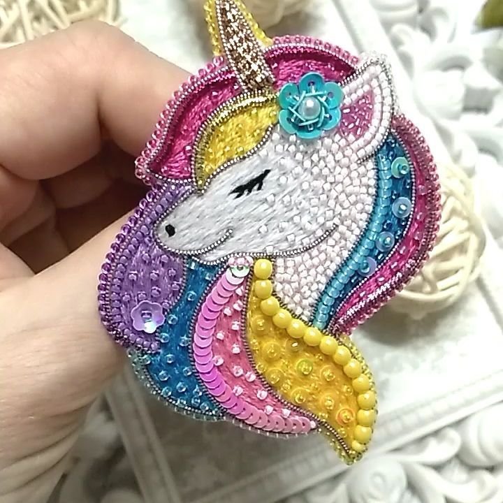 Брошь Единорог из бисера