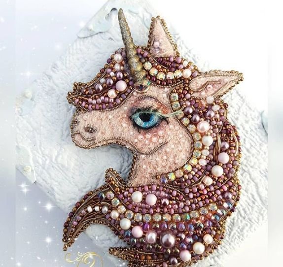 Брошь Единорог