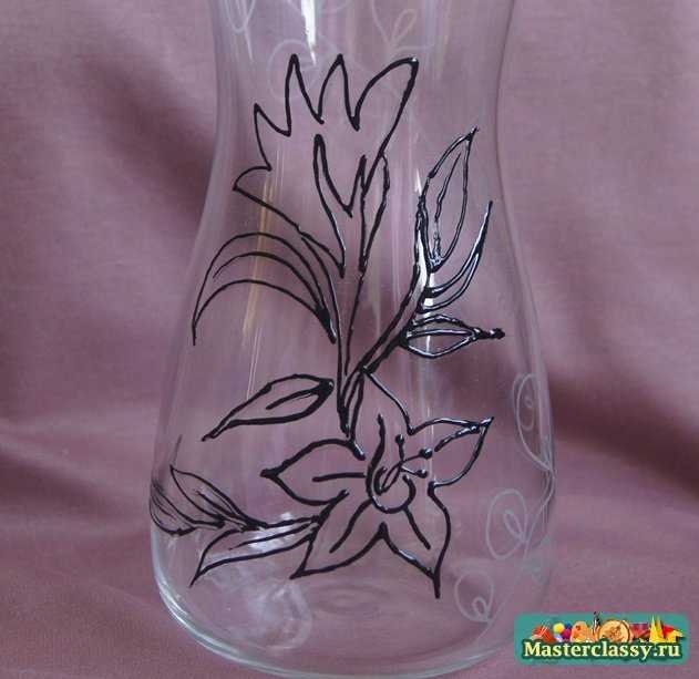 Роспись стеклянной вазы контуром