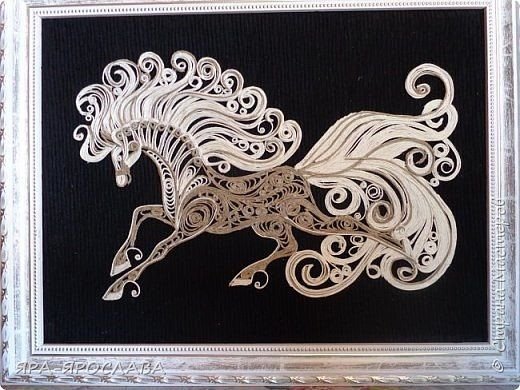 Джутовая филигрань конь