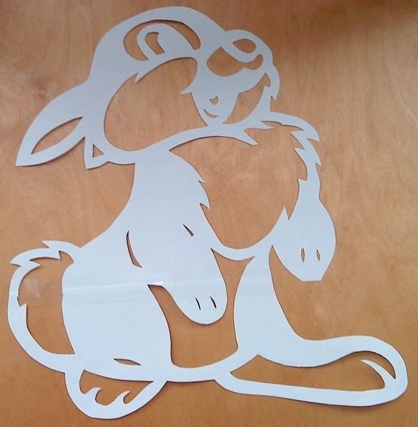 Фигурки на окно вырезать