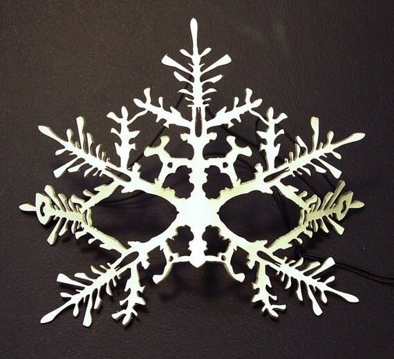 Новогодняя маска Снежинка