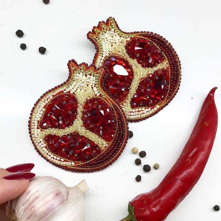 Брошь «гранат»