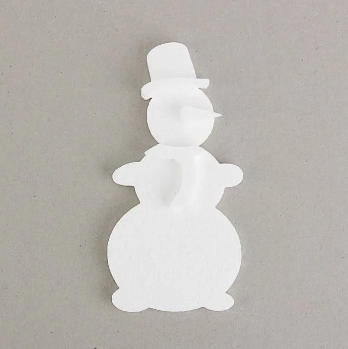 Фигура снеговика из пенопласта