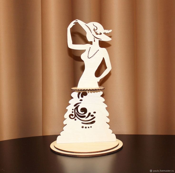 Салфетница девушка