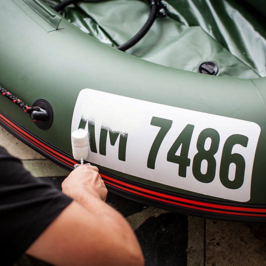 Нанесение номера на лодку ПВХ