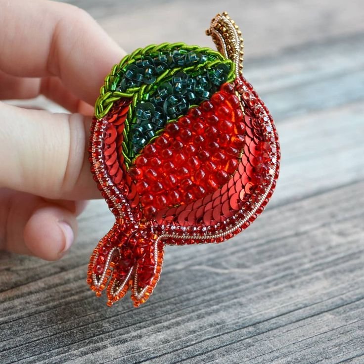 Брошь «гранат»