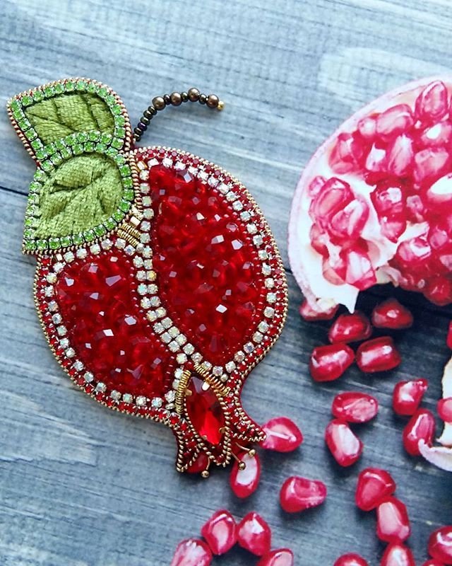 Брошь «гранат»