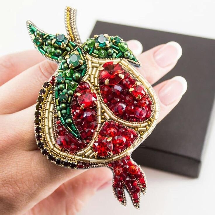 Оригинальные броши