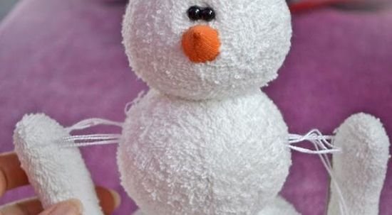 Снеговик из махровой ткани