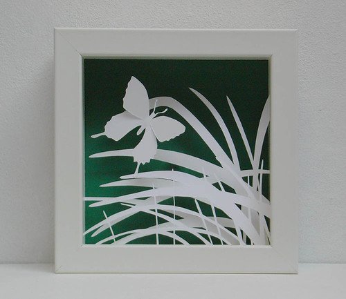 Панно из белой бумаги