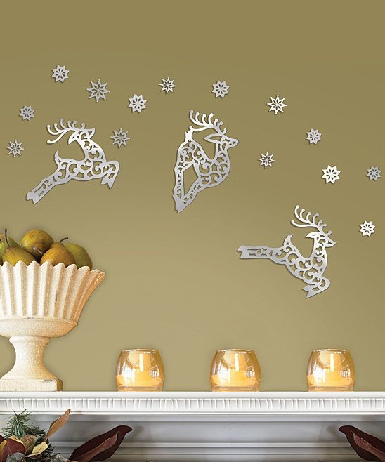 Рисунок из бус на стене новый год