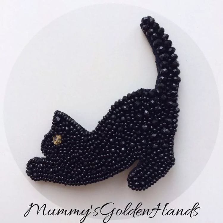 Брошь из бисера кошка