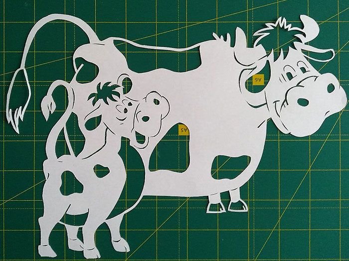 Символ года из бумаги на окно