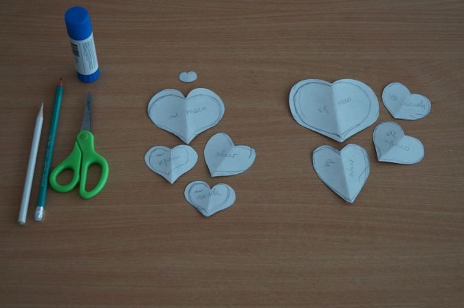 Зимующие птицы из бумажных сердечек