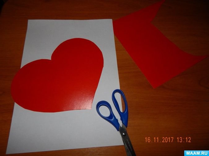 Снегирь из бумажных сердечек