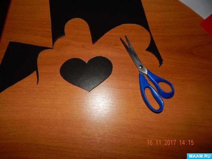 Конструирование из сердечек Снегирь