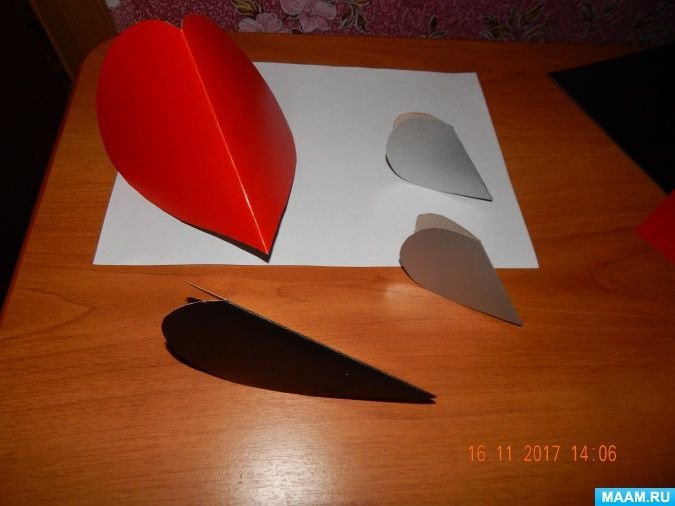 Конструирование из сердечек Снегирь