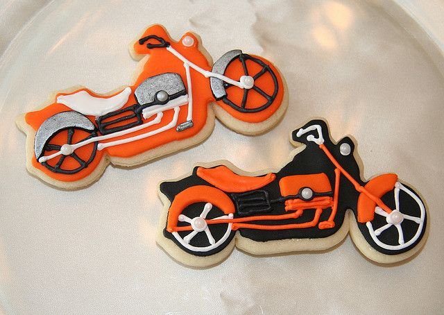 Пряник в виде мотоцикла