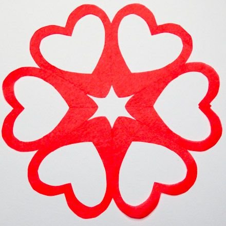 Снежинка в виде сердечка