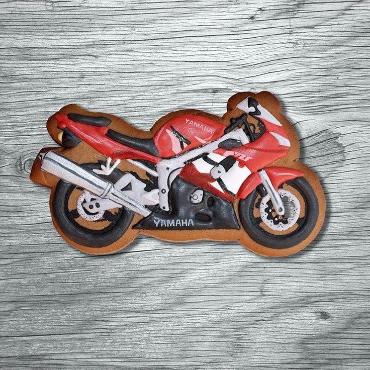 Торт с «мотоциклом»