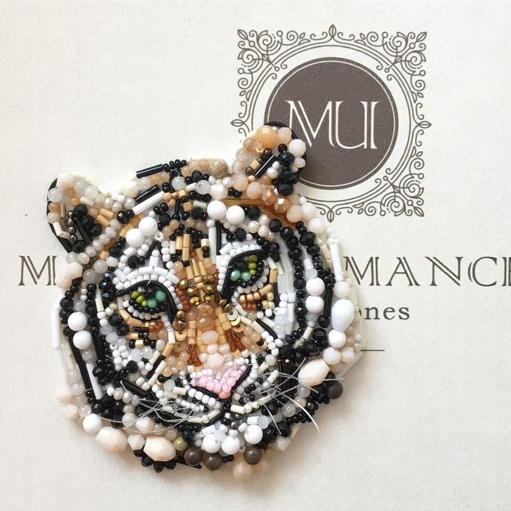 Брошь тигр из бисера