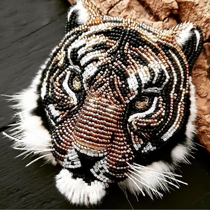 Брошь из бисера Тигренок