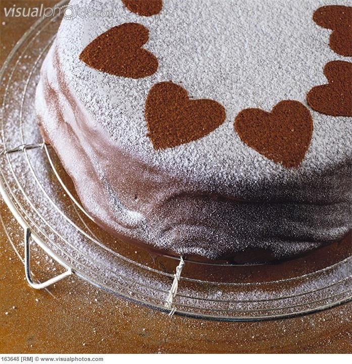 Украшение торта сахарной пудрой