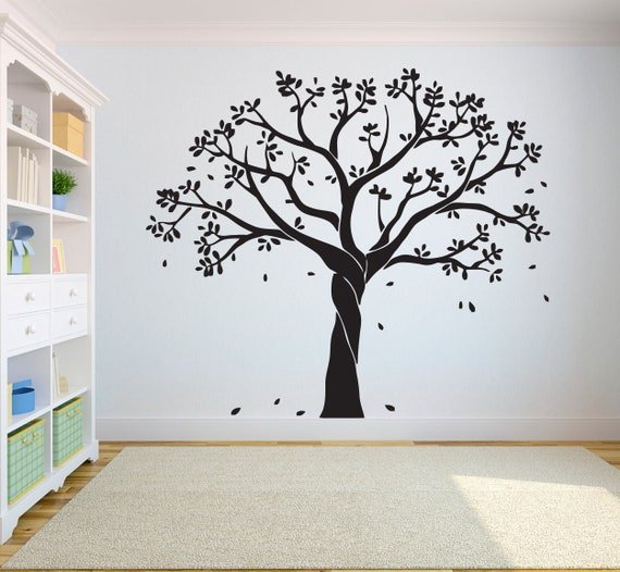 Эскиз дерева на стене